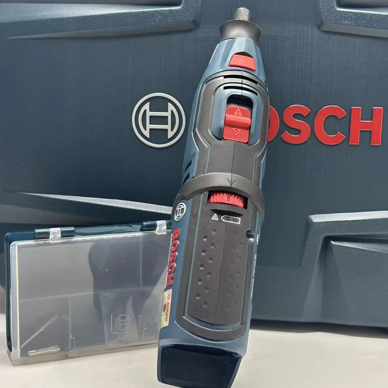Bosch GRO 12V-35 Professional  - đánh giá và giá Lithium Battery 12V